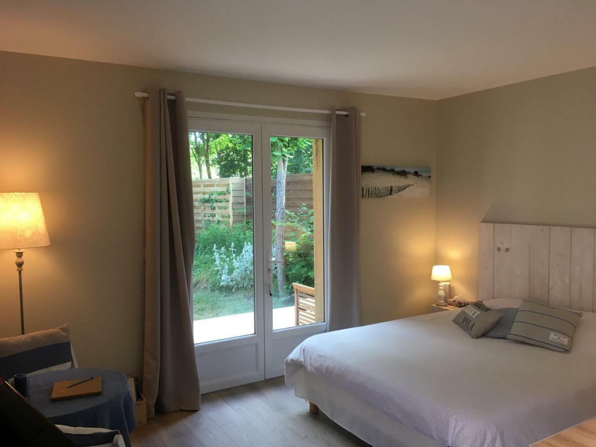 Escale Sous Les Pins Villa Salles  Ngoại thất bức ảnh